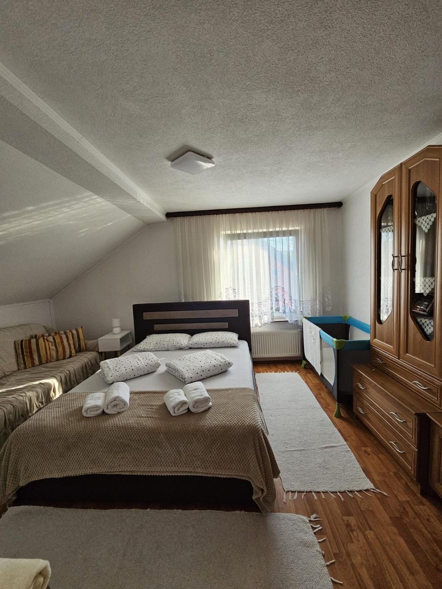 Holiday Home Peaceful Retreat Visoko Esterno foto