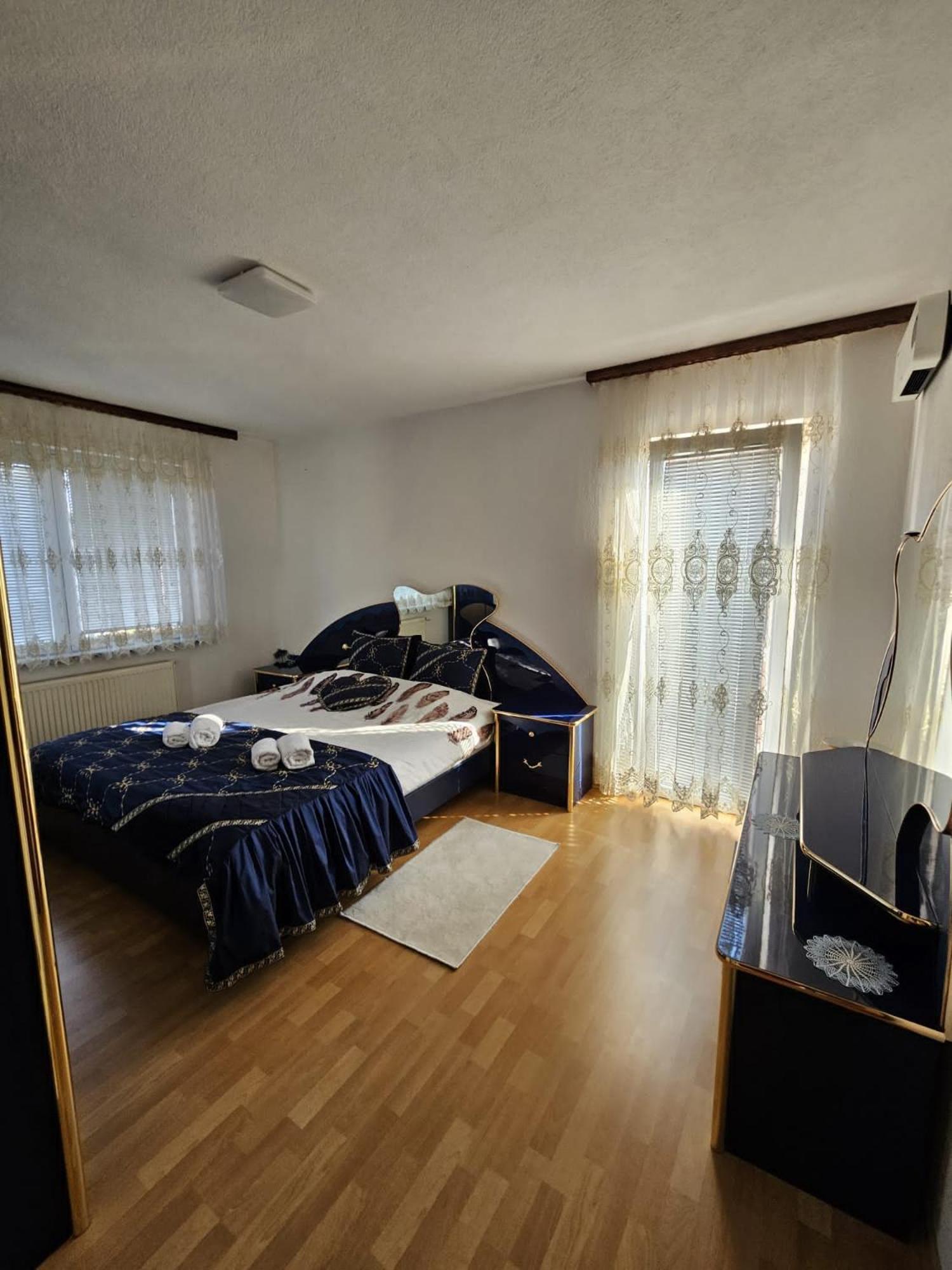 Holiday Home Peaceful Retreat Visoko Esterno foto